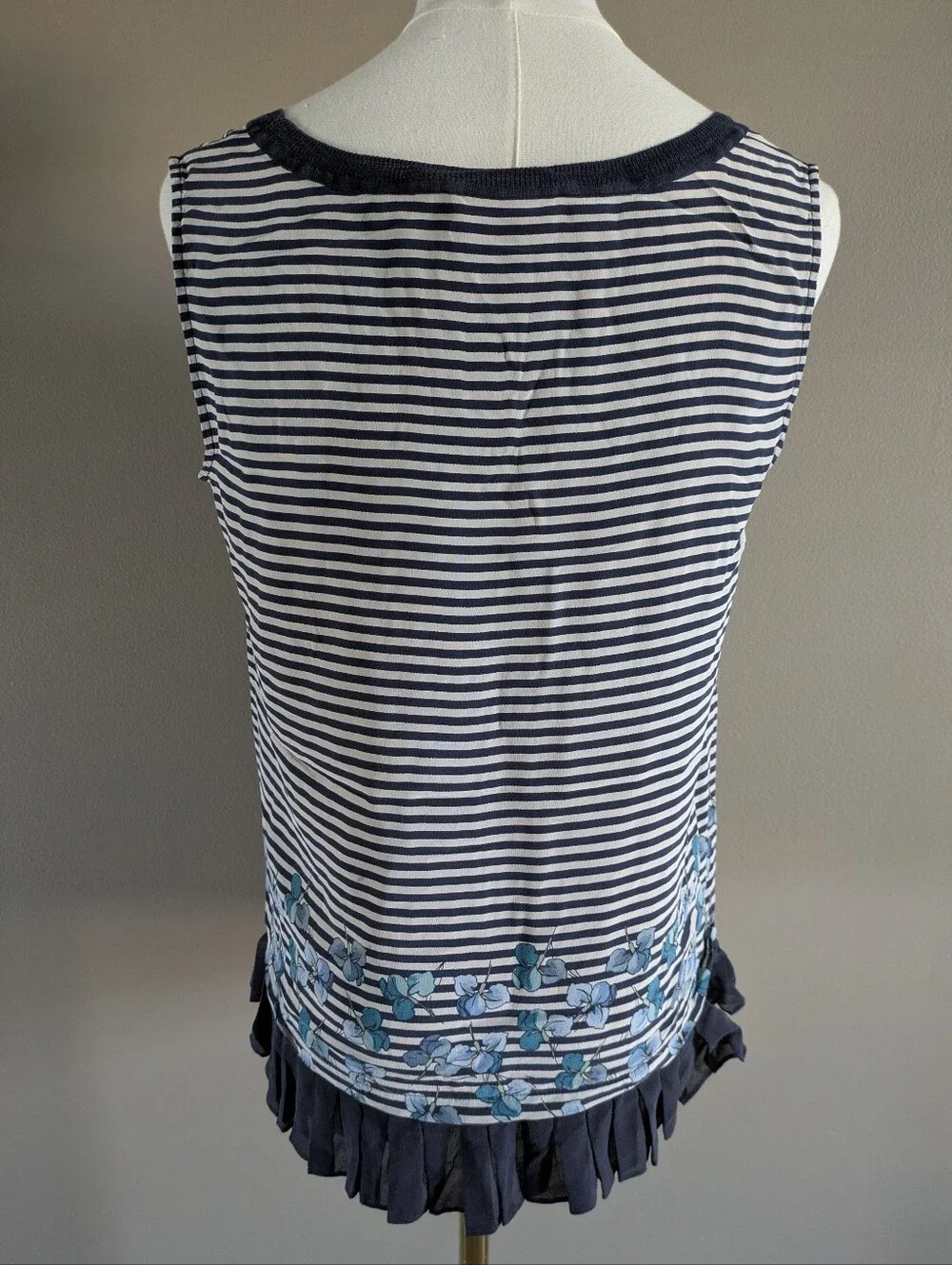 Tory Burch Sleeveless Blue & White Striped Floral 100% Silk High Low Top